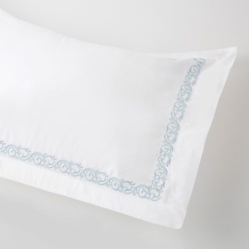 Cassis Housewife Pillowcases